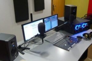 COMPLETE-RADIO-STATION-1000W-1KW-LOW-COST-–-COMPLETE-FM-RADIO-STATION